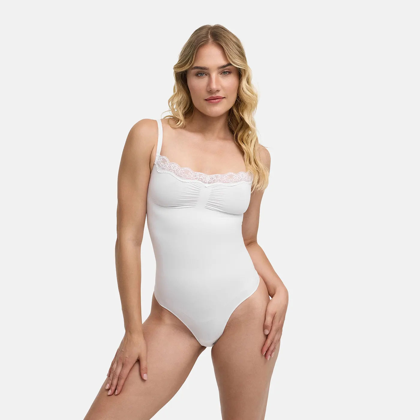 N° 704 - Body modelujące z koronką