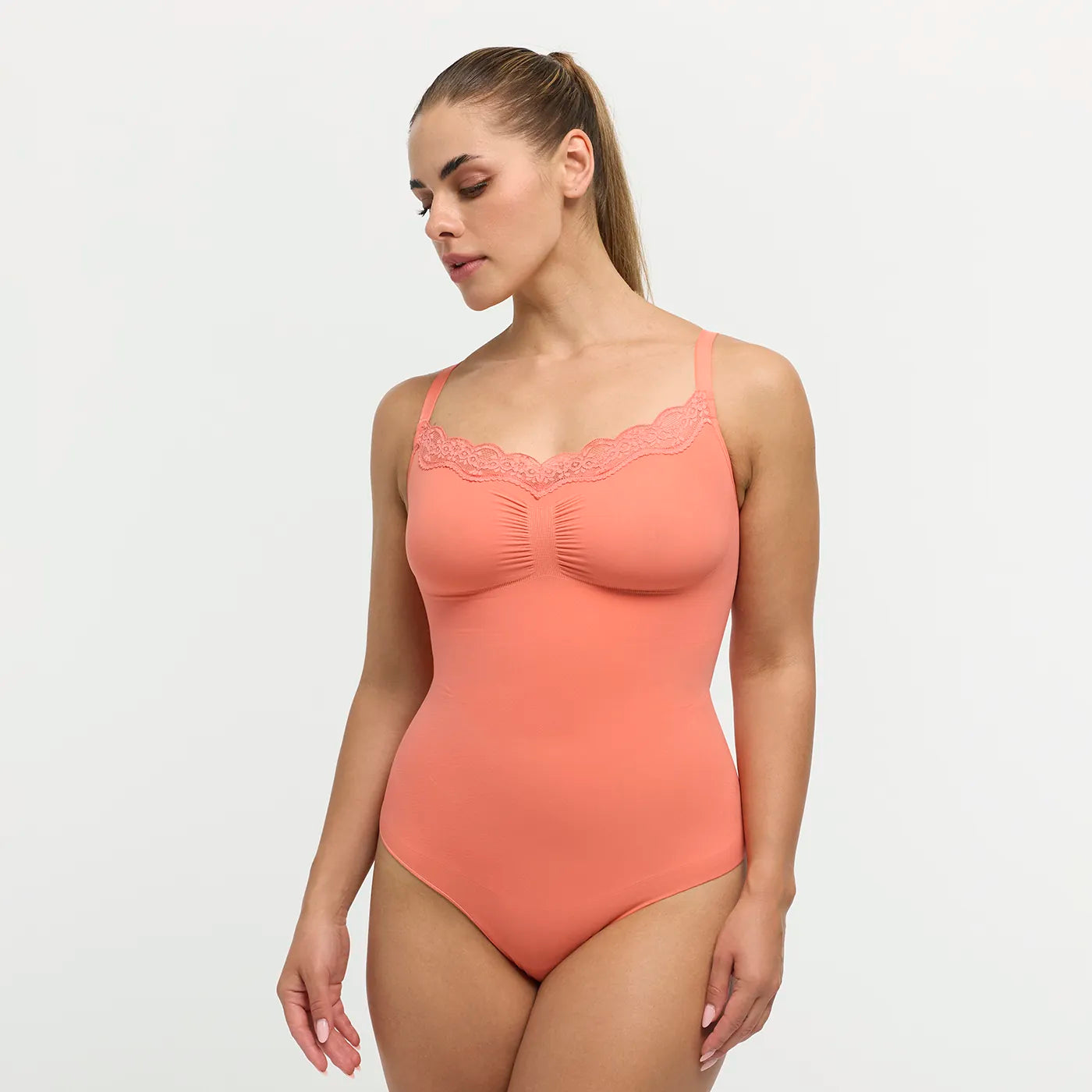 N° 704 - Body modelujące z koronką